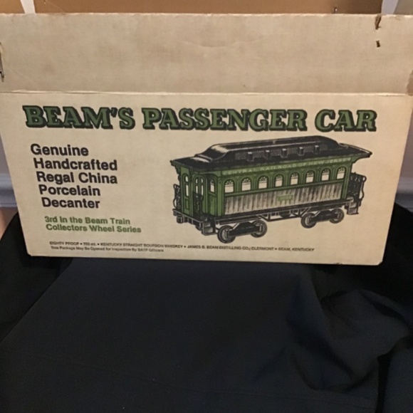 Beam's Passenger Car Decanter 3rd in the Beam Train Collectors Wheel Series - Picture 2 of 5